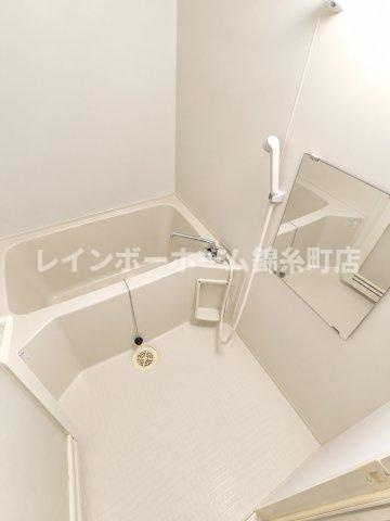 第10シントウキョウビルの浴室