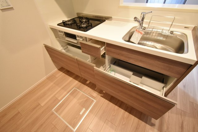 西宮市東鳴尾町１丁目の賃貸マンションのキッチン