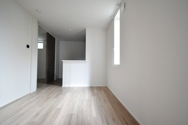 西宮市東鳴尾町１丁目の賃貸マンションの居間・リビング