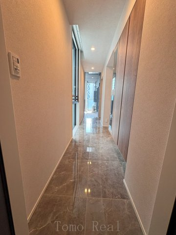 ＴＨＥ　ＡＫＡＳＡＫＡ　ＲＥＳＩＤＥＮＣＥ　Ｓ．Ｏ．Ａ．　－の玄関