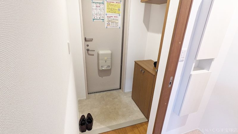 ヴィオラ逆瀬川の玄関|玄関です