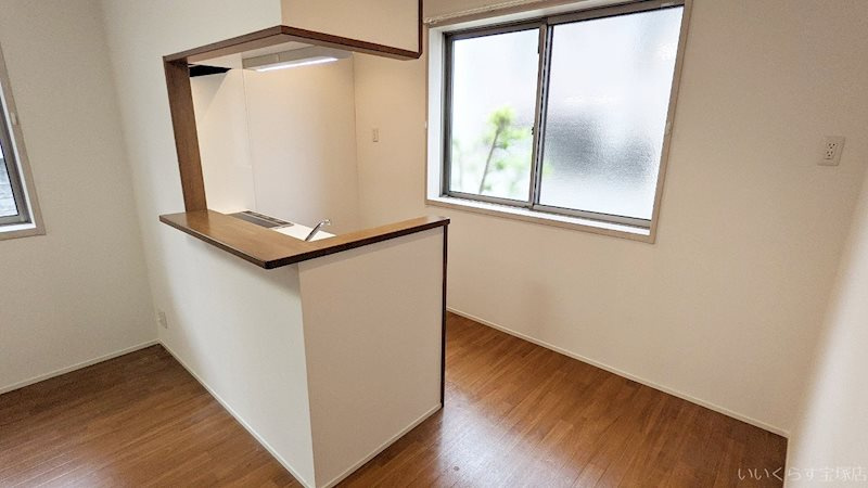 ヴィオラ逆瀬川の居間・リビング|使いやすい居間です