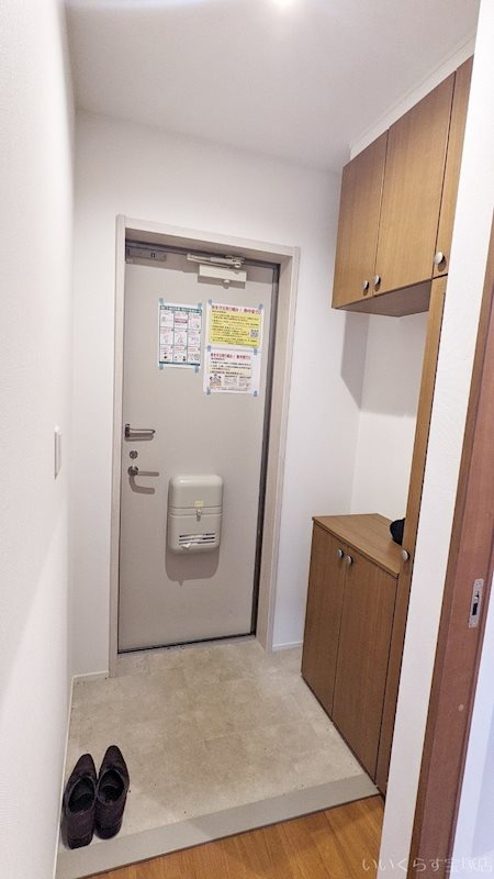 ヴィオラ逆瀬川の玄関|ゆったりとした玄関です