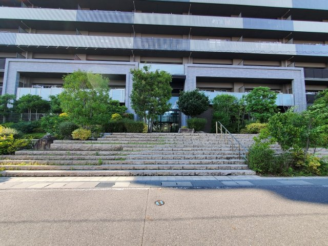 オーベルグランディオ三郷中央の外観|外観もきれいです