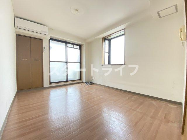 大阪市東淀川区柴島２丁目の賃貸マンションの居間・リビング