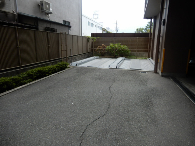 プレステージ姫路坂田町の駐車場