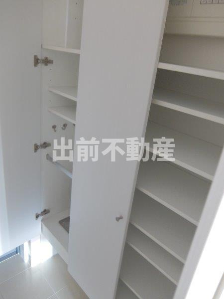 ビオラス六町の玄関