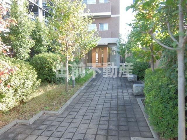 ビオラス六町のエントランス