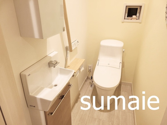 ちはら台東8丁目戸建のトイレ|温水洗浄便座付きトイレです☆