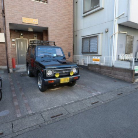 エクセルコート宮原の駐車場