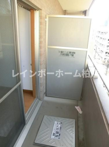 特典：仲介手数料が50％OFFです‼の玄関|別部屋。参考写真。