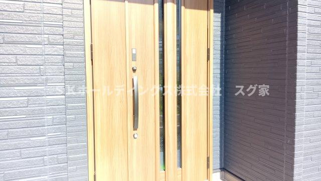 綾部市岡町新築戸建て住宅の玄関