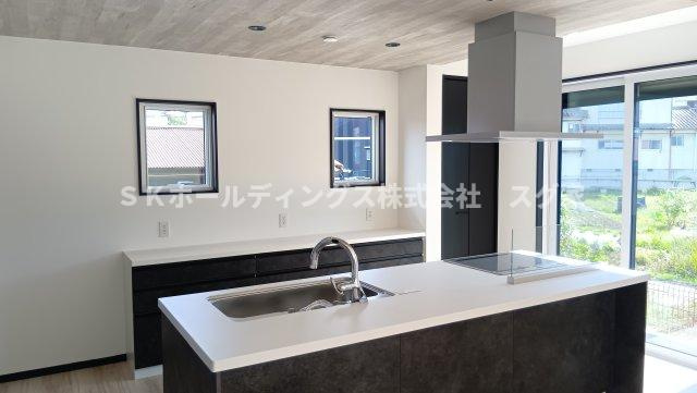 綾部市岡町新築戸建て住宅のキッチン