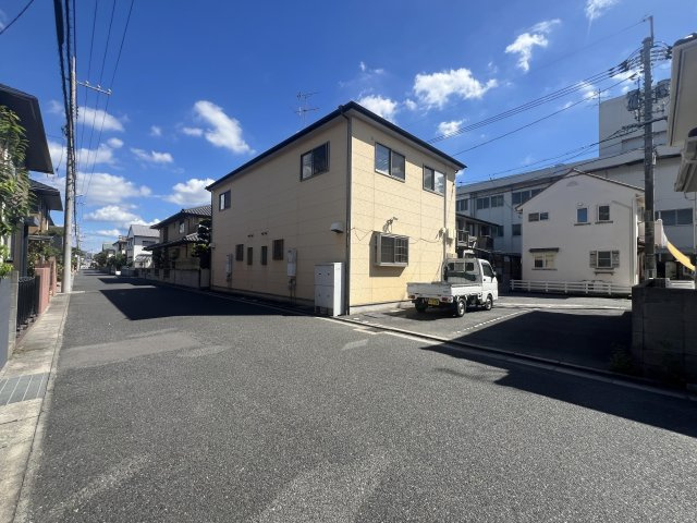 ジュンベリーの駐車場