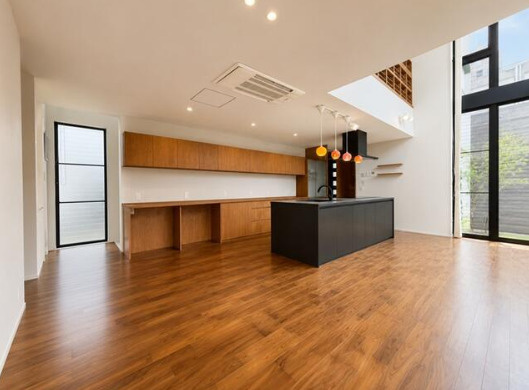 城間RC中古戸建ての居間・リビング