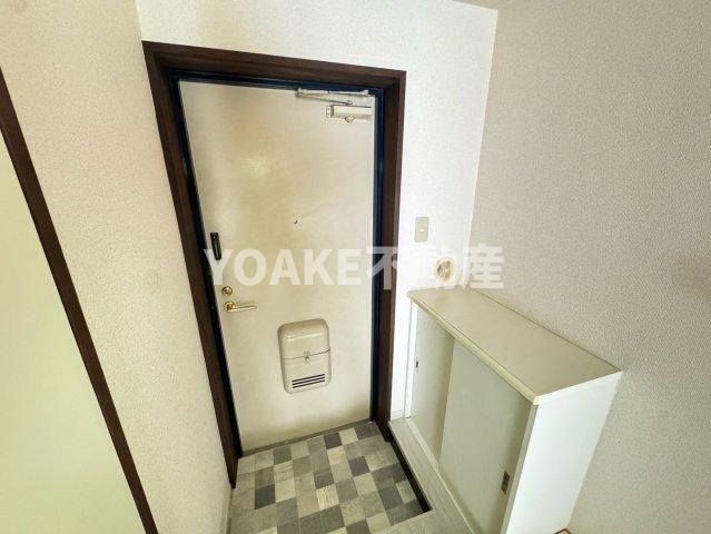 玉学サイドパレスⅢの玄関