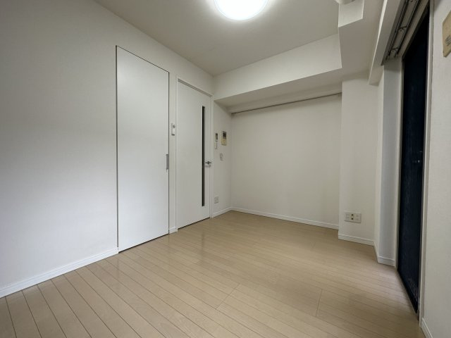 府中市八幡町２丁目の賃貸マンションの居間・リビング