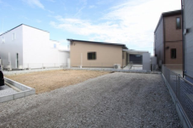 香南市野市町下井　新築戸建  ２期１棟1号棟　　の外観|4LDK+WIC×2＋納戸　
土地面積　208.06㎡（約62.93坪）　建物面積　110.96㎡（約33.56坪）
１階　55.48㎡　2階　55.48㎡
※インナーバルコニー11.5㎡含