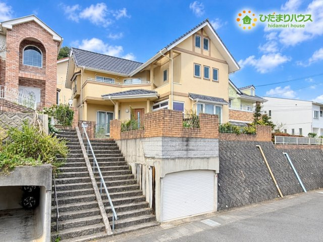 Grace Living 日立｜西成沢町4丁目　中古戸建の外観|高台ならではの開放感と良好な眺望が魅力！今後リフォーム予定のため、生まれ変わる住まいにご期待ください。