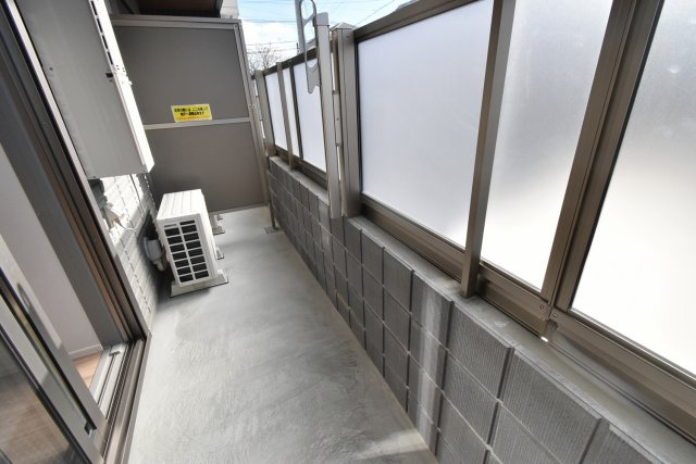 西宮市東鳴尾町１丁目の賃貸マンションのバルコニー