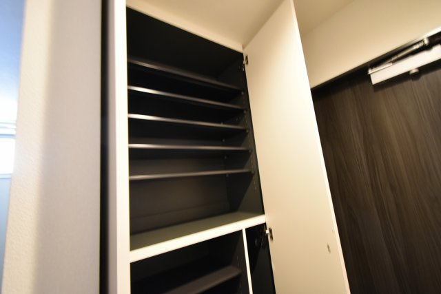 西宮市東鳴尾町１丁目の賃貸マンションの収納