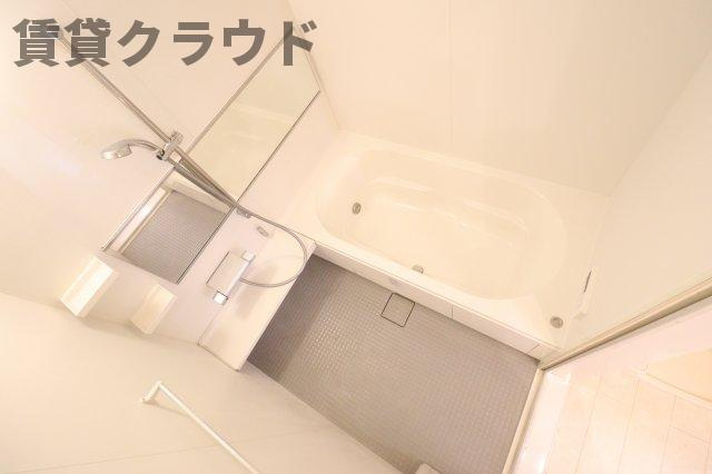 コモドの浴室|日々の疲れを癒すお風呂付です