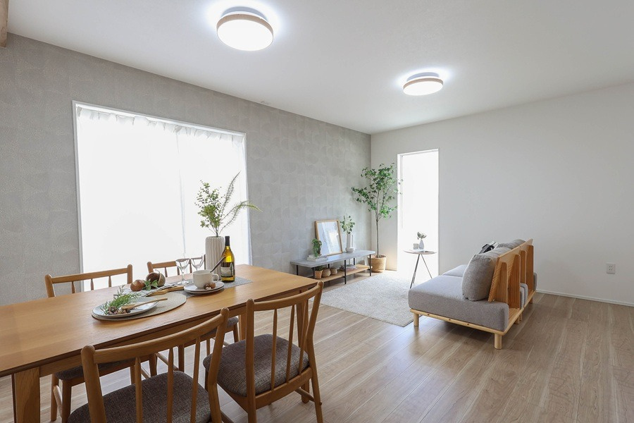 広島市安佐南区相田７丁目　新築一戸建ての居間・リビング