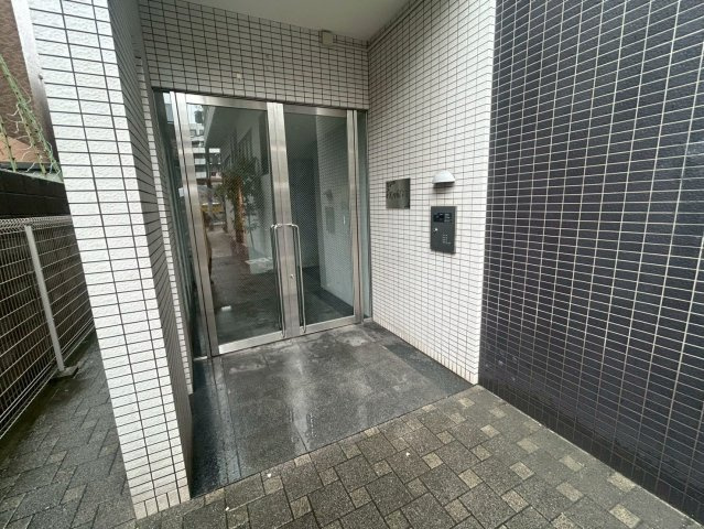 クレール十三のエントランス