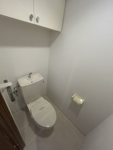 港区芝浦３丁目の賃貸マンションのトイレ