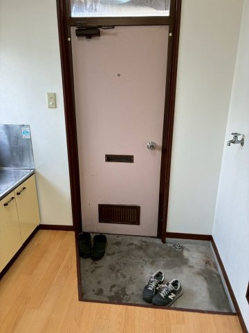 フレンドハイツの玄関