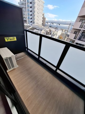 NU武庫川駅前のバルコニー