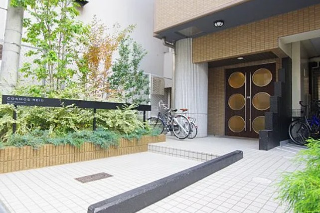 コーリング大阪本町のエントランス