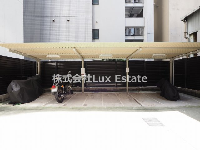 プレサンス心斎橋ニストの駐車場|駐車場完備です