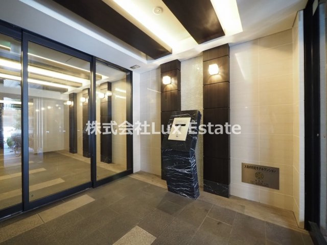 プレサンス心斎橋ニストのエントランス|建物の内部です