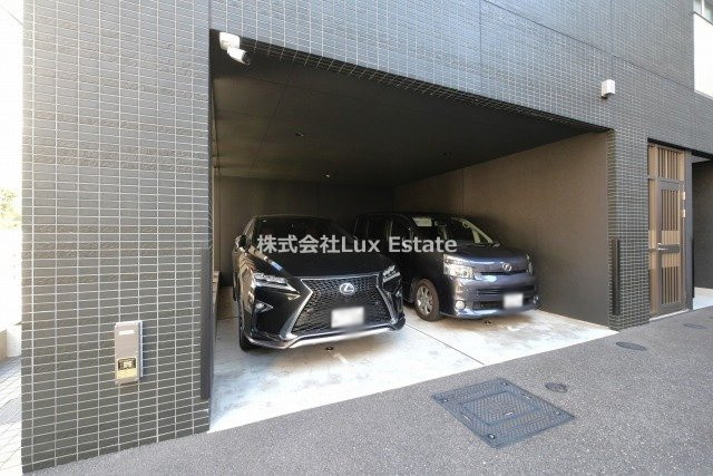 スワンズ谷町セントシティの駐車場