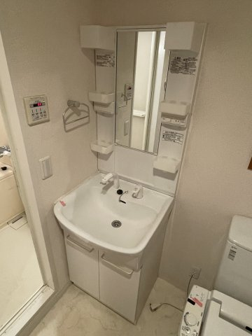 町田市能ヶ谷１丁目の賃貸マンションの洗面所|別部屋参考写真