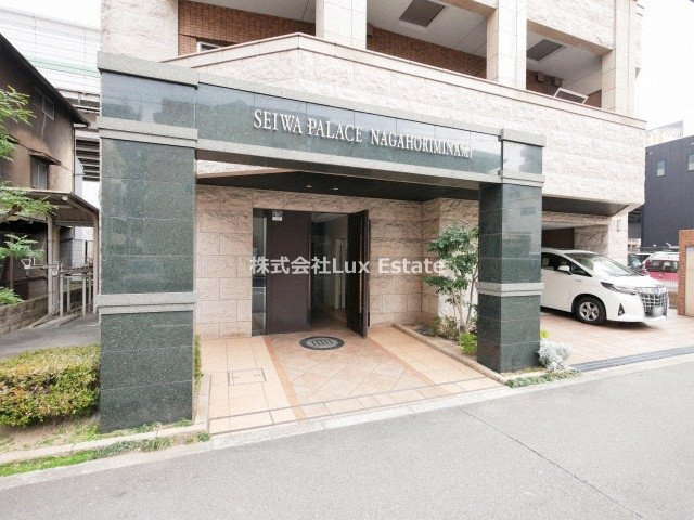 セイワパレス長堀南のエントランス