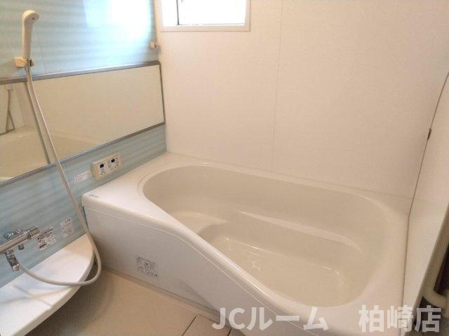 柏崎市岩上のアパートの浴室