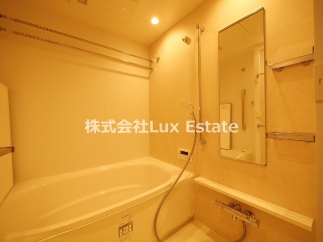 コンフォリア・リヴ博労町一丁目Qの浴室