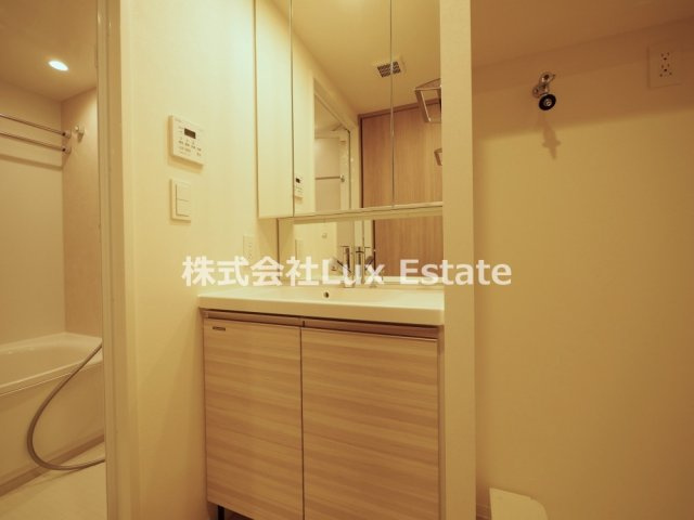 コンフォリア・リヴ博労町一丁目Qの独立洗面台