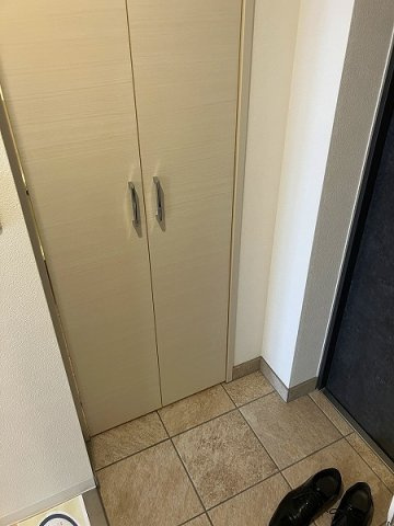 ウエンズ玉造フロントの玄関