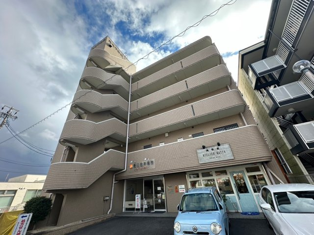 梅坪丸太マンションの外観