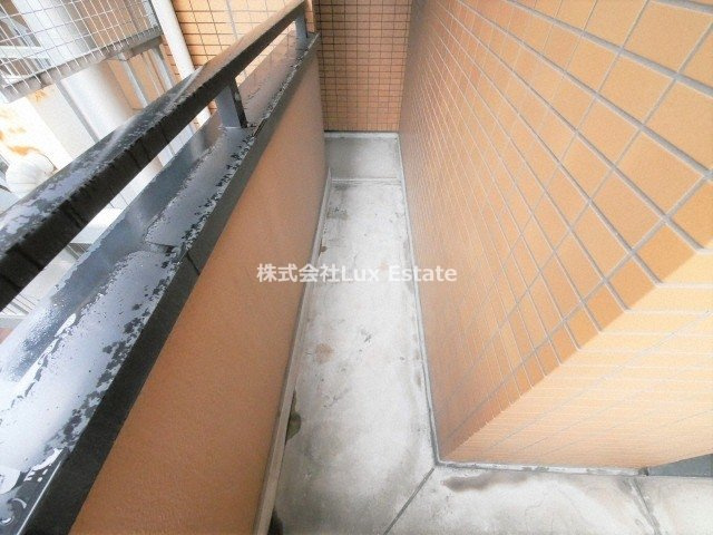ドミール堺筋本町のバルコニー