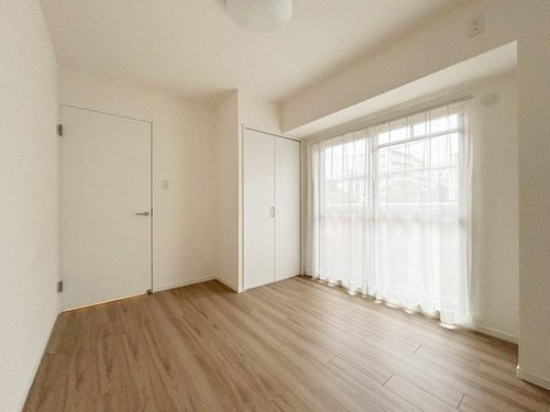 アーバンヴィレッジ西宮の洋室