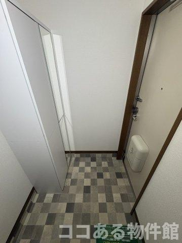 モントレ菅の台の玄関