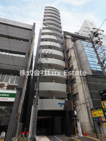 セレニテフラン本町の外観