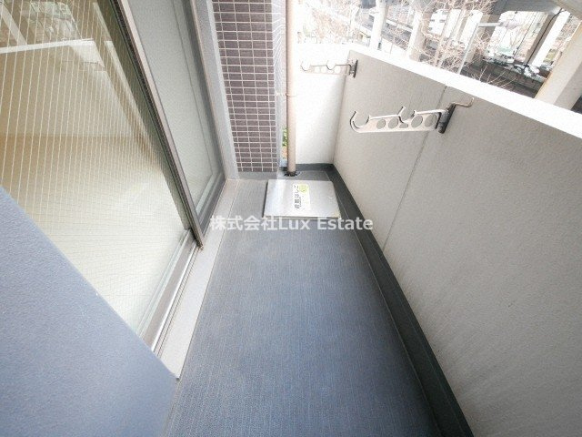 SERENiTE谷町croixのバルコニー