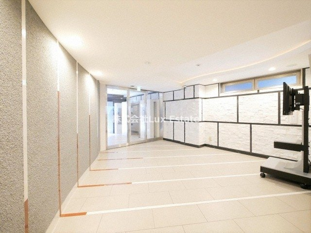 SERENiTE谷町croixのロビー