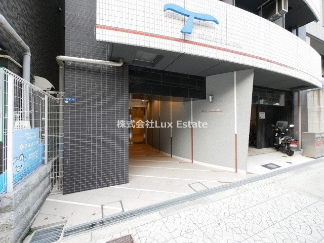 SERENiTE谷町croixのエントランス