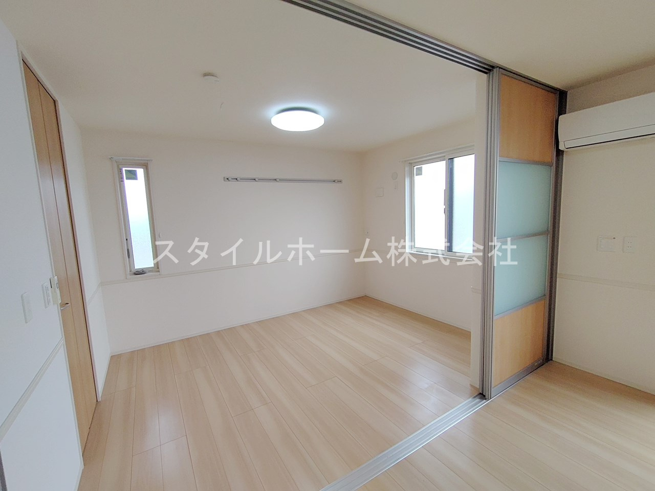 ポラリスの居間・リビング|別部屋写真です。